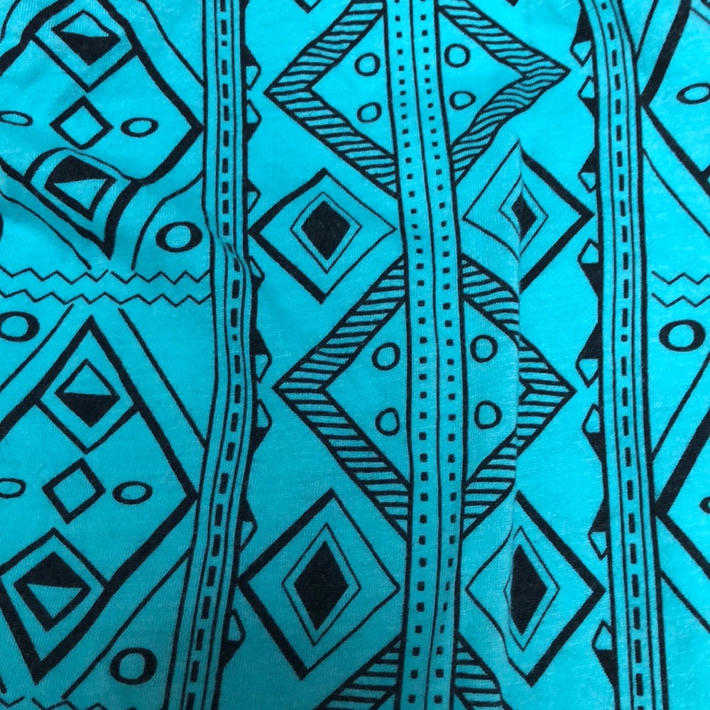 Patterned Crop Top - Picture 3 of 3